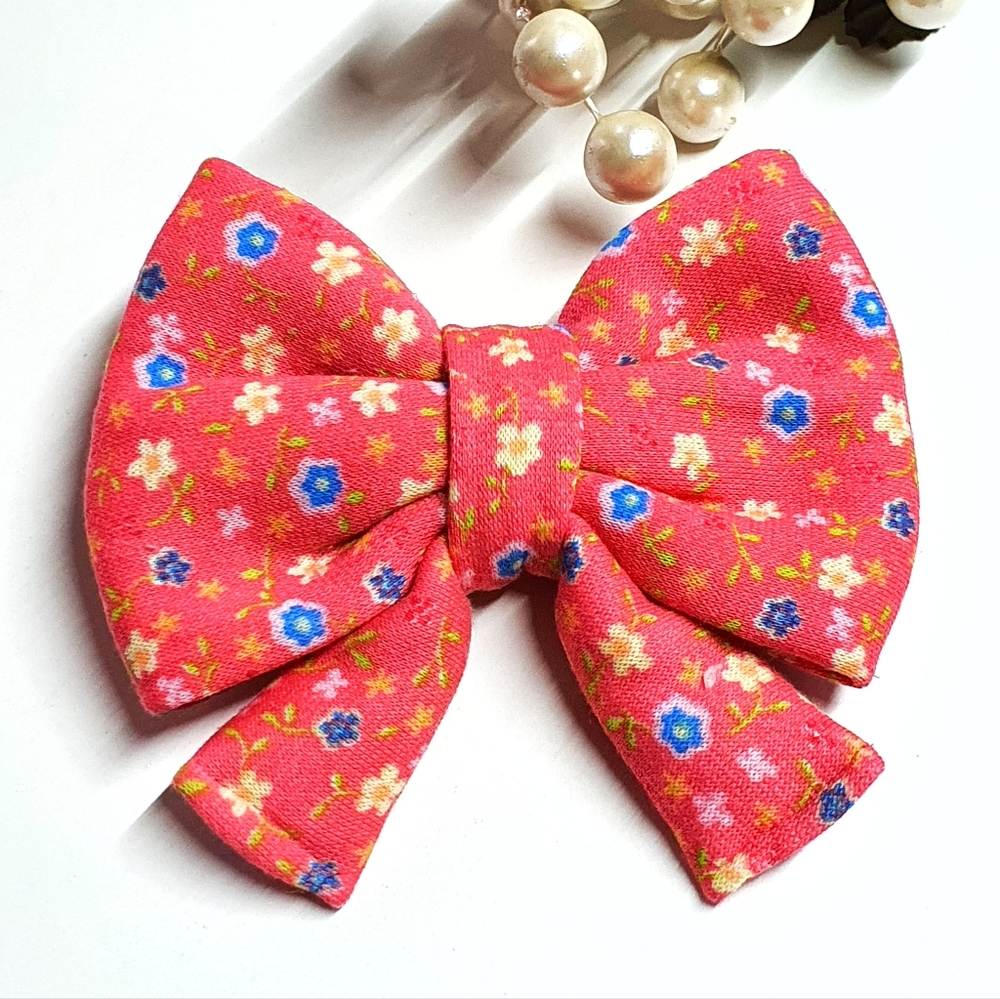 🐶 5 for $15 * Pablo Pink Mini Floral Knit Bow Tie